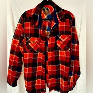 Cozy long sleeve flannel shirt. Lightly used. Great for the fall weather.